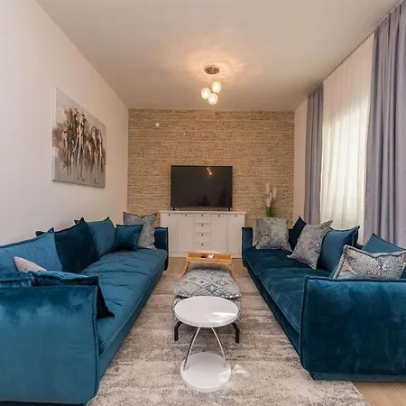 Villa Villa Mande With Great Pool