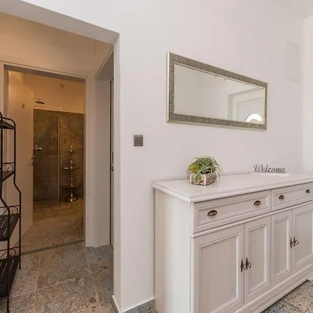 Villa Mande With Great Pool